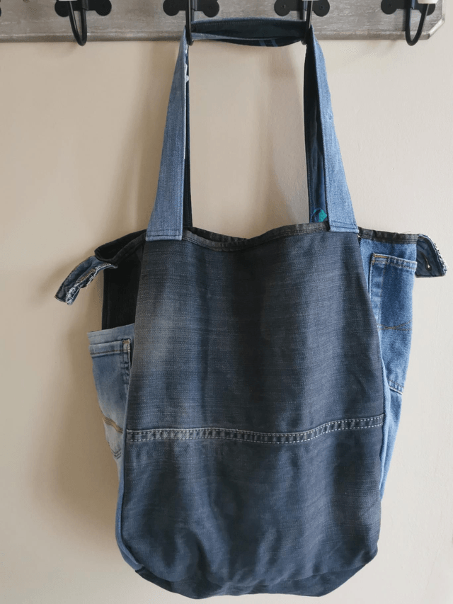 Sac #8 Jean et fleurs blanches - Pièce unique issue d'une ancienne collection