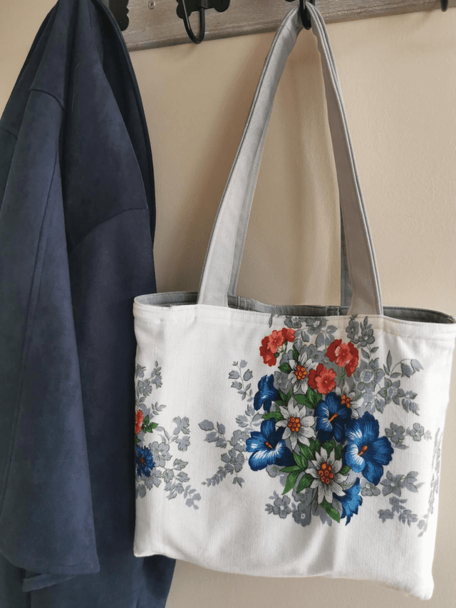 Sac à main # 25 -Jean gris clair et doublure fleurie 
