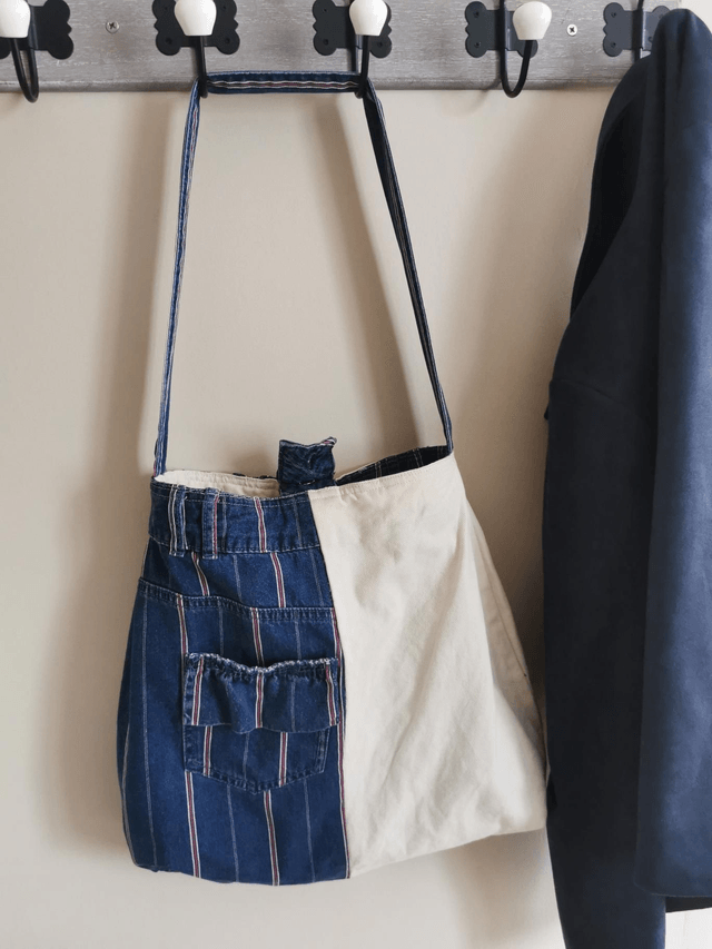 Sac #19 Courbes souples en jean rayé - Jeu de poches et d'asymétrie 